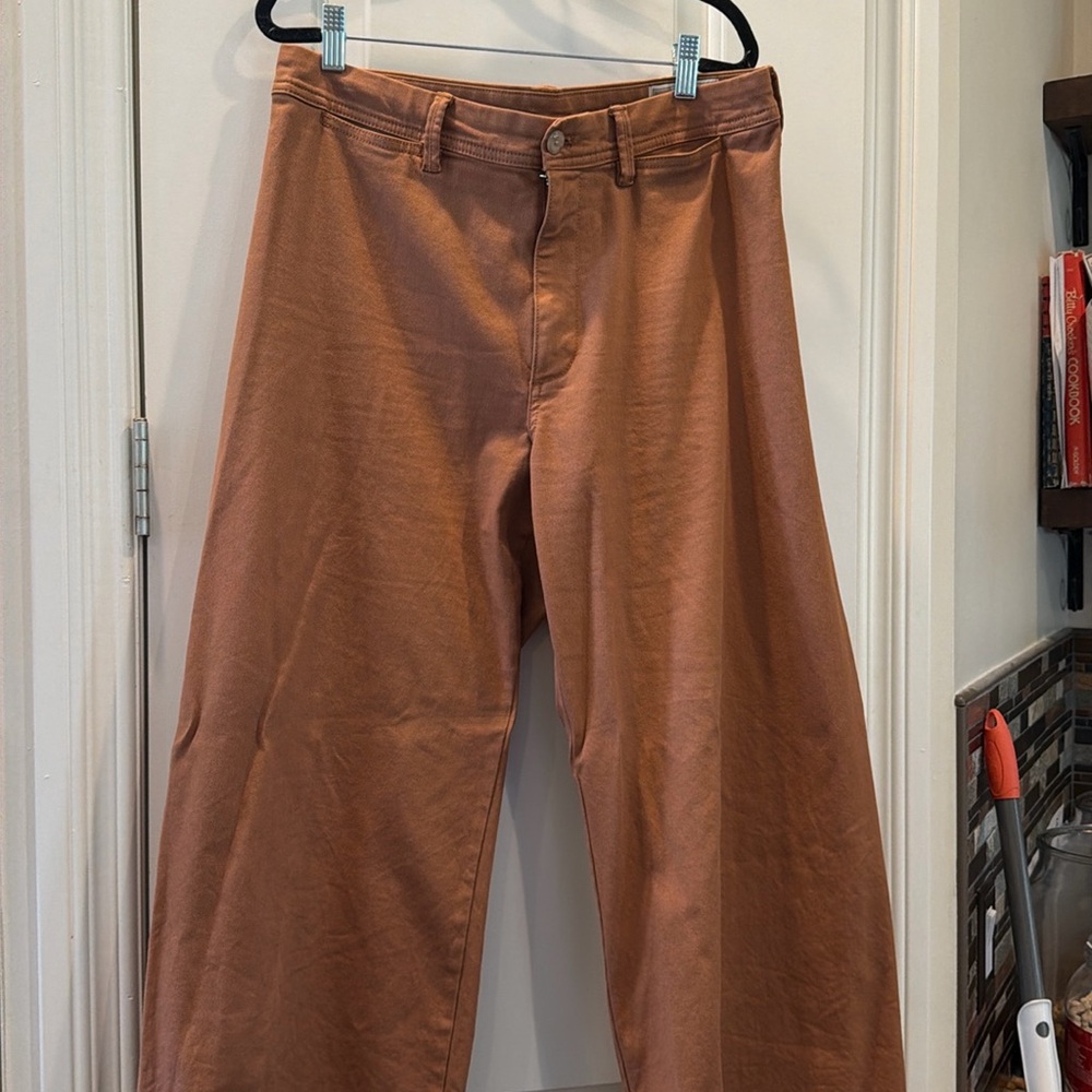 Gap brand High rise Wide leg Carmel colored brown pants. Size 12.  $25